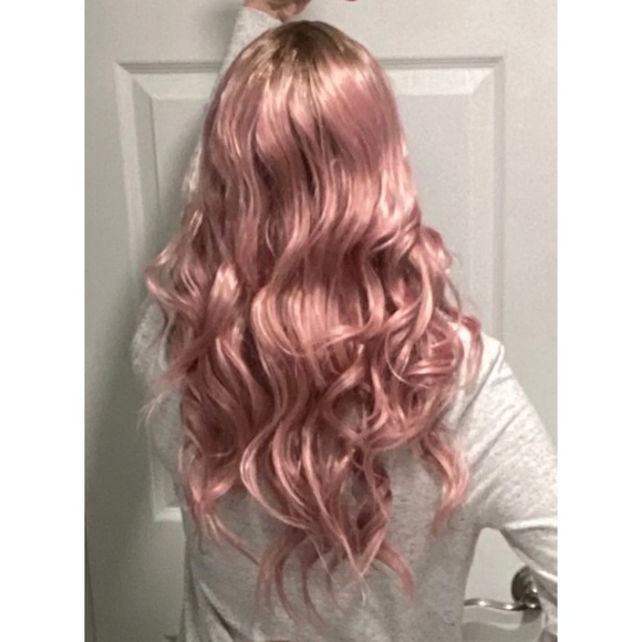⛔️SOLD⛔️ CSC “Sparkling Rosé” High Quality Synthetic Wig NWT - Picture 6 of 8